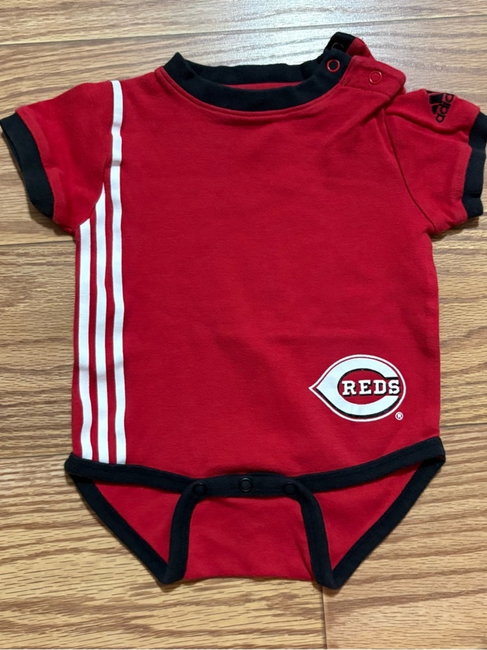 Adidas MLB Cincinnati Reds Baby Bodysuit Onesie 6-9 Months